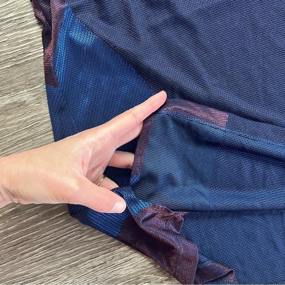 Nike top. NWOT. XS Blue. - Picture 5 of 9